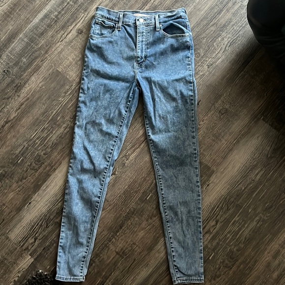 Levis Stretchy Jeans - Picture 1 of 4